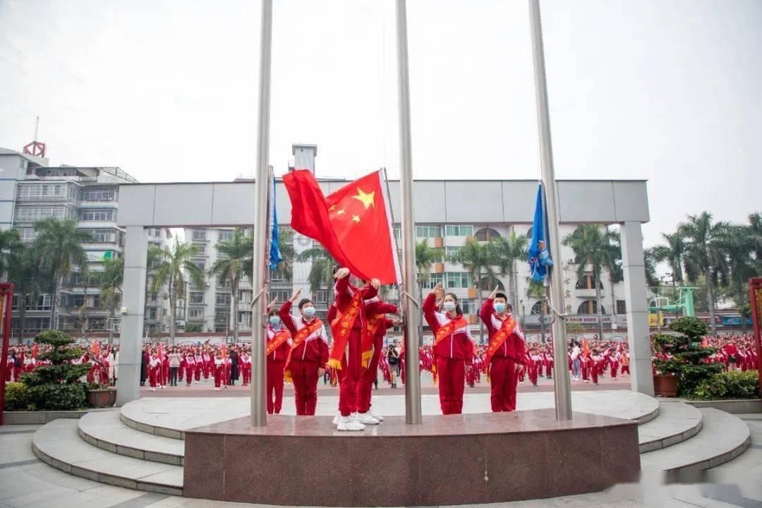 时代少年团组团为刘耀文庆生，如何看他们兄弟间的情谊？游戏画面